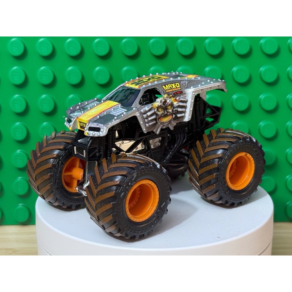 Monster Jam Max-D Maximum Destruction Silver 1:64 Die-Cast Mud Tires Spin Master
